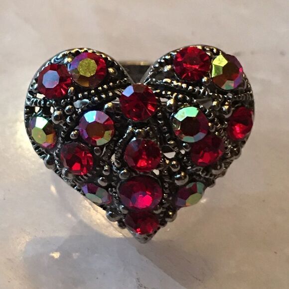 CRYSTAL HEART Ring w Adjustable Metal Band - Picture 1 of 8